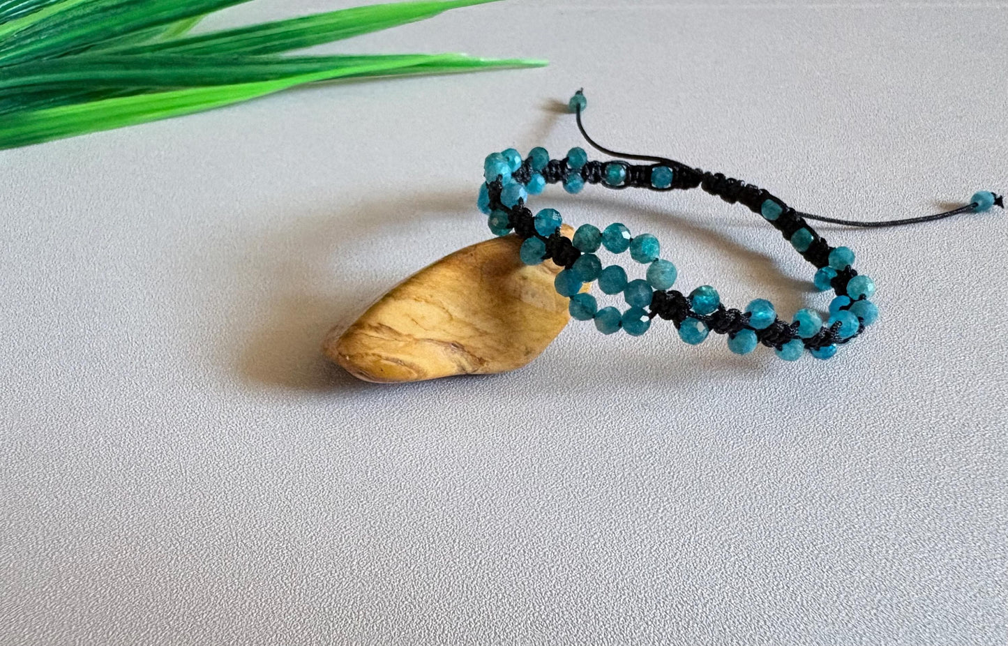 Blue Apatite Macrame Bracelet – Handmade Boho Crystal Jewelry